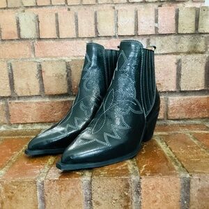 Band of Gypsies "Hazel" Bootie size 9 GUC